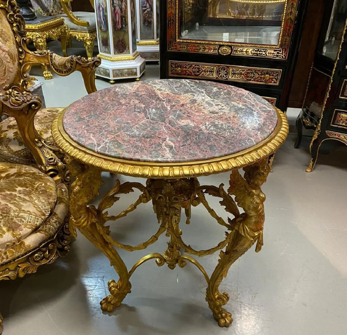 Luxus Barock Beistelltisch Gold / Grau / Rot - Prunkvoller runder Bronze Tisch mit Marmorplatte - Luxus Möbel im Barockstil - Barockstil Wohnzimmer Möbel - Barock Möbel