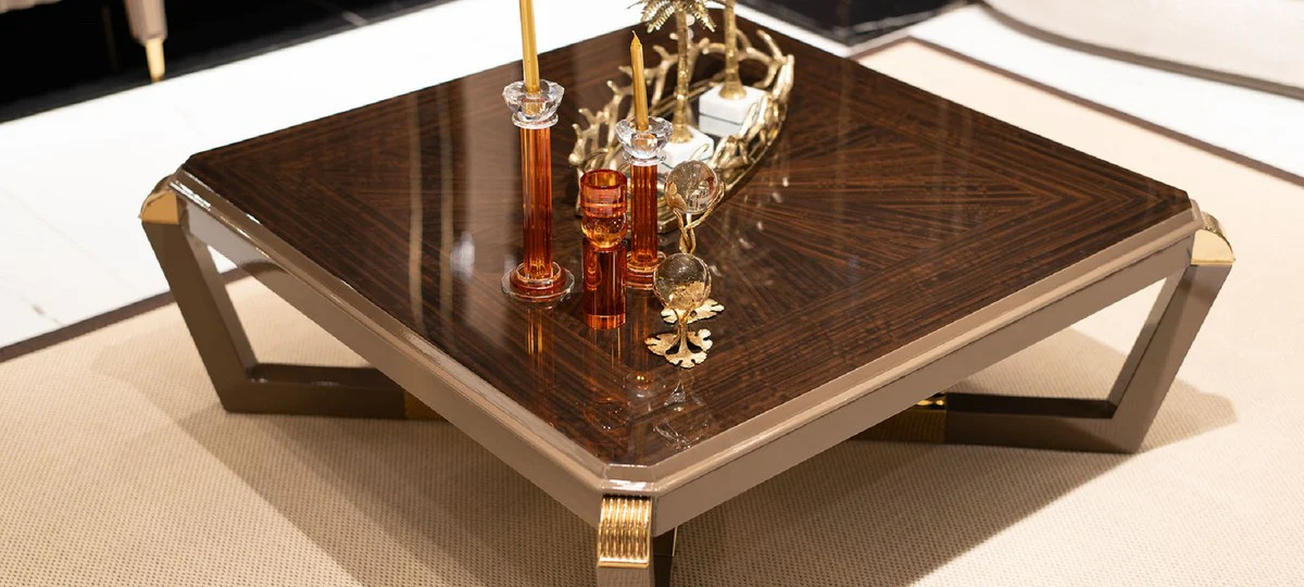 Luxus Couchtisch Braun / Gold - Quadratischer Massivholz Wohnzimmertisch - Wohnzimmer Möbel - Luxus Möbel - Luxus Kollektion