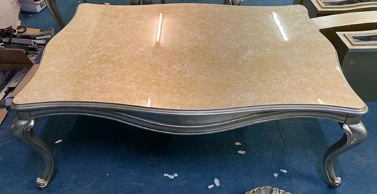 Luxus Barock Couchtisch Gold / Silber - Quadratischer Massivholz Wohnzimmertisch im Barockstil - Luxus Wohnzimmer Möbel im Barockstil - Barock Möbel - Edel & Prunkvoll