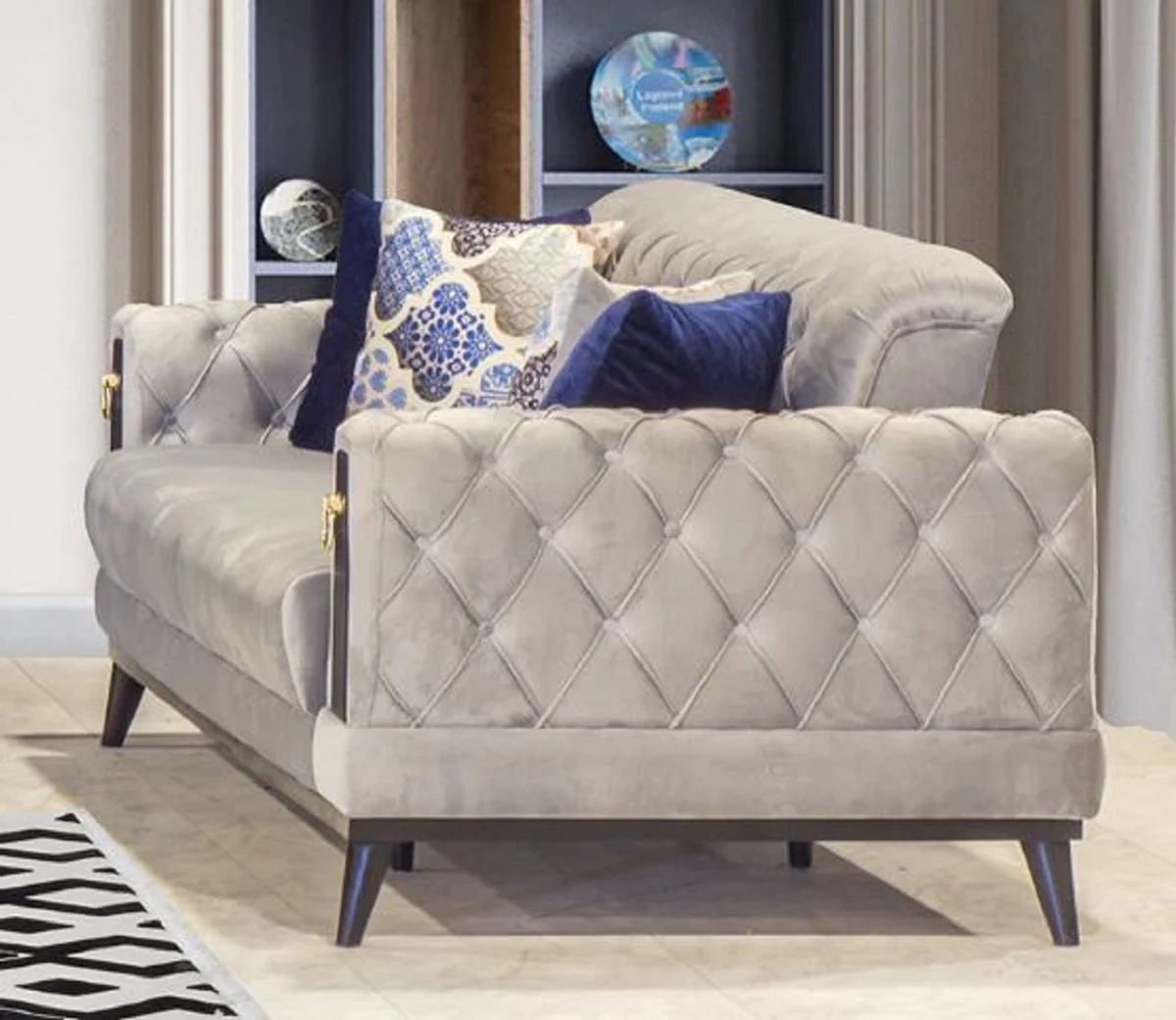 Chesterfield Schlafsofa Grau / Schwarz / Gold 222 x 90 x H. 80 cm - Modernes Wohnzimmer Sofa - Chesterfield Möbel - Wohnzimmer Möbel