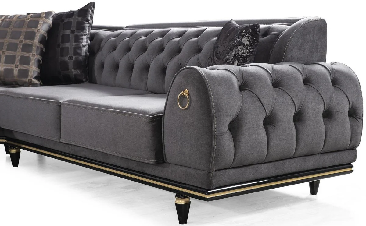 Luxus Art Deco Chesterfield Ecksofa Grau / Schwarz / Gold 320 x 285 x H. 82 cm - Edles Wohnzimmer Sofa mit dekorativen Kissen - Luxus Qualität