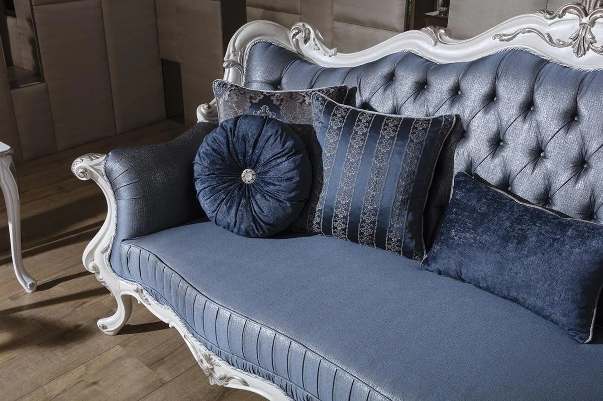 Luxus Barock Wohnzimmer Sofa mit dekorativen Kissen Blau / Weiß / Silber 240 x 90 x H. 120 cm - Prunkvolle Barock Möbel