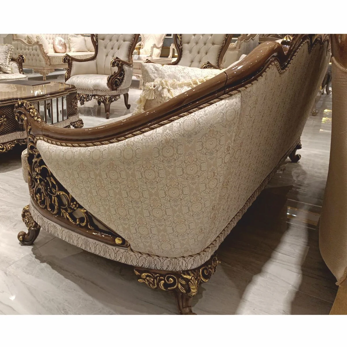 Luxus Barock Sofa Beige / Braun / Gold H. 234 cm - Barock Wohnzimmer Möbel