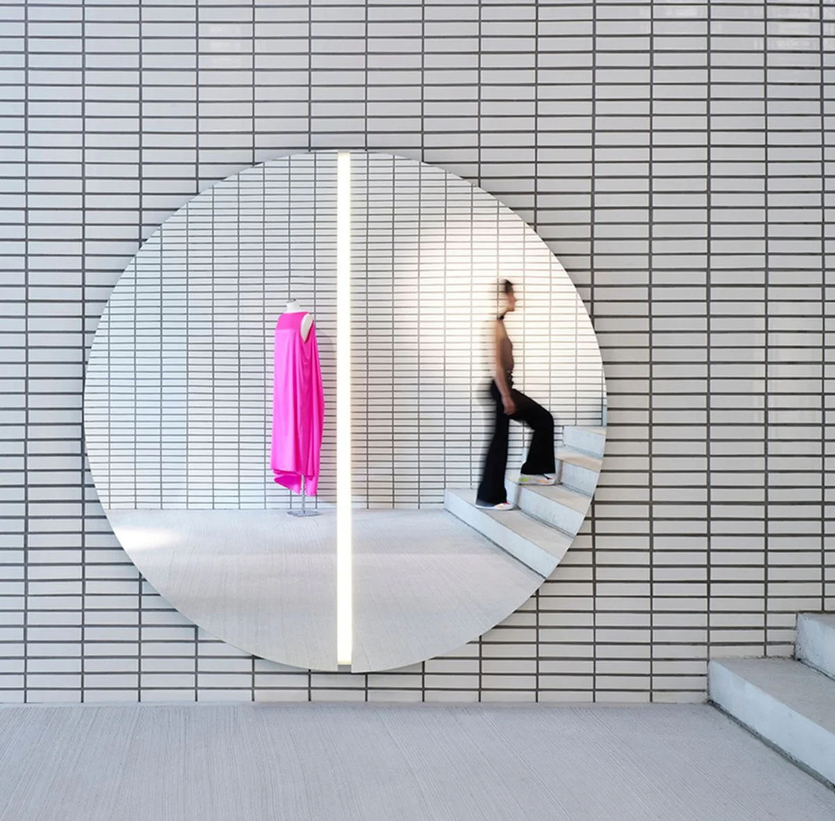 Luxus Spiegel 200 x 3,5 x H. 200 cm - Runder Wandspiegel mit LED Streifen - Wohnzimmer Hotel Restaurant Boutique Spiegel