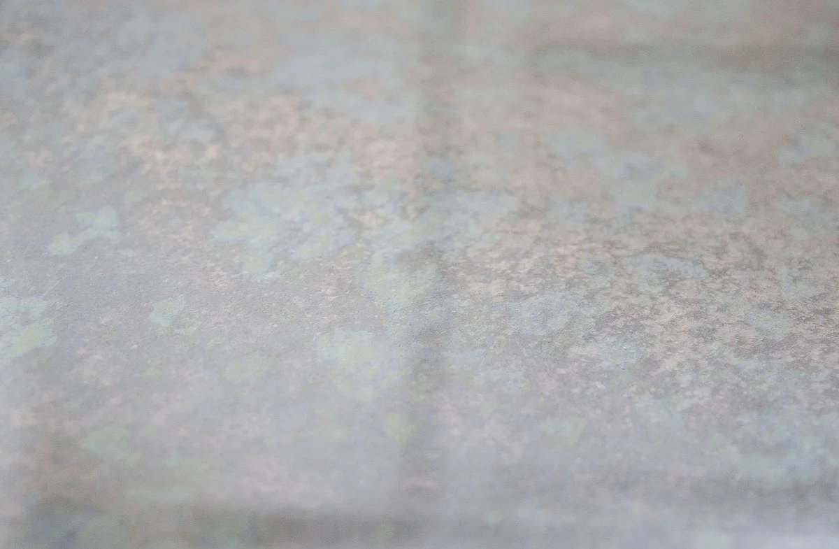 Designer Wohnzimmertisch / Beistelltisch mit antikem Spiegelglas 89 x 90 x H. 45 cm - Designer Kollektion