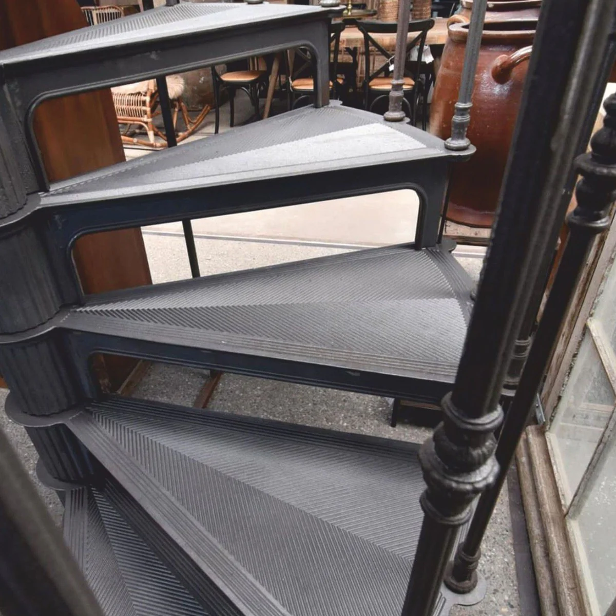 Gusseisen Wendeltreppe mit Geländer rechte Seite Grau H. 289 cm - Rustikale Spiraltreppe
