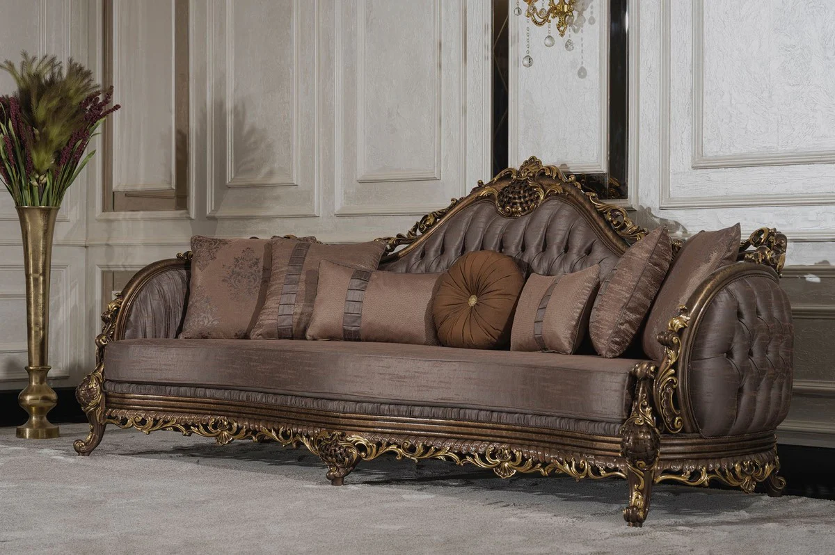 Luxus Barock Wohnzimmer Sofa Grau / Braun / Gold - Handgefertigtes Barockstil Sofa mit dekorativen Kissen - Luxus Wohnzimmer Möbel im Barockstil - Barock Möbel - Edel & Prunkvoll