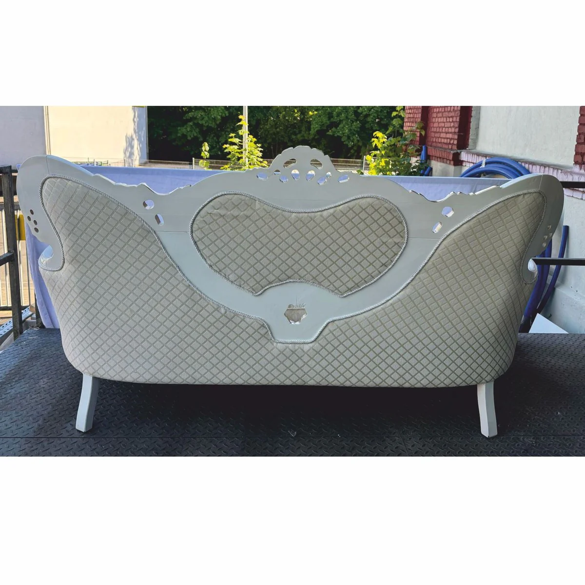 Luxus Barock Wohnzimmer Sofa Creme / Weiß / Gold 220 cm - Barock Möbel