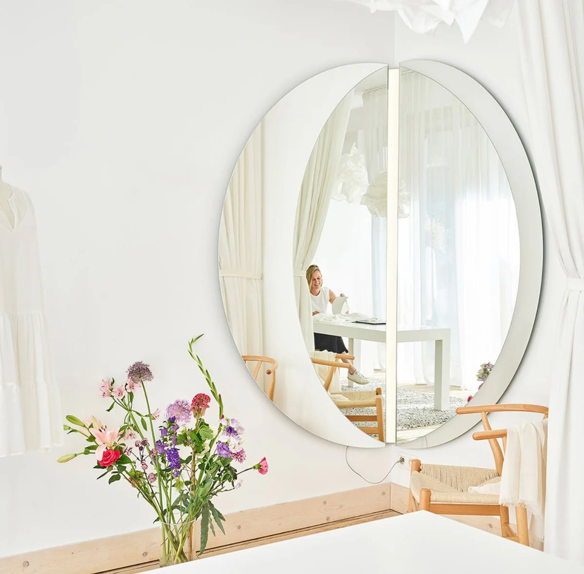 Luxus Eckspiegel 150 x 3,5 x H. 150 cm - Eck Wandspiegel mit LED Streifen - Hotel Spiegel - Boutique Spiegel - Luxus Qualität