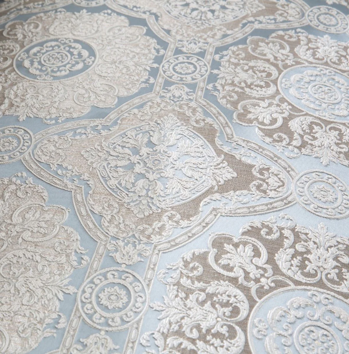 Luxus Barock Sofa Türkis / Silber / Gold 225 x 86 x H. 92 cm - Edles Wohnzimmer Sofa im Barockstil