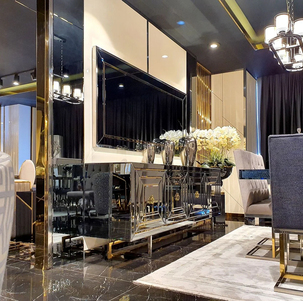 Luxus Wandspiegel Silber / Gold 210 x 4 x H. 130 cm - Rechteckiger Wohnzimmer Spiegel - Luxus Möbel