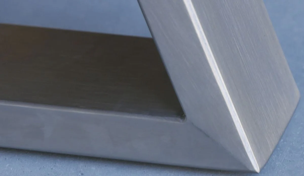 Luxus Massivholz Esstisch mit rustikaler Eichenholz Tischplatte und Edelstahlbeinen - Verschiedene Farben & Größen - Esszimmer Tisch - Küchentisch - Esszimmermöbel