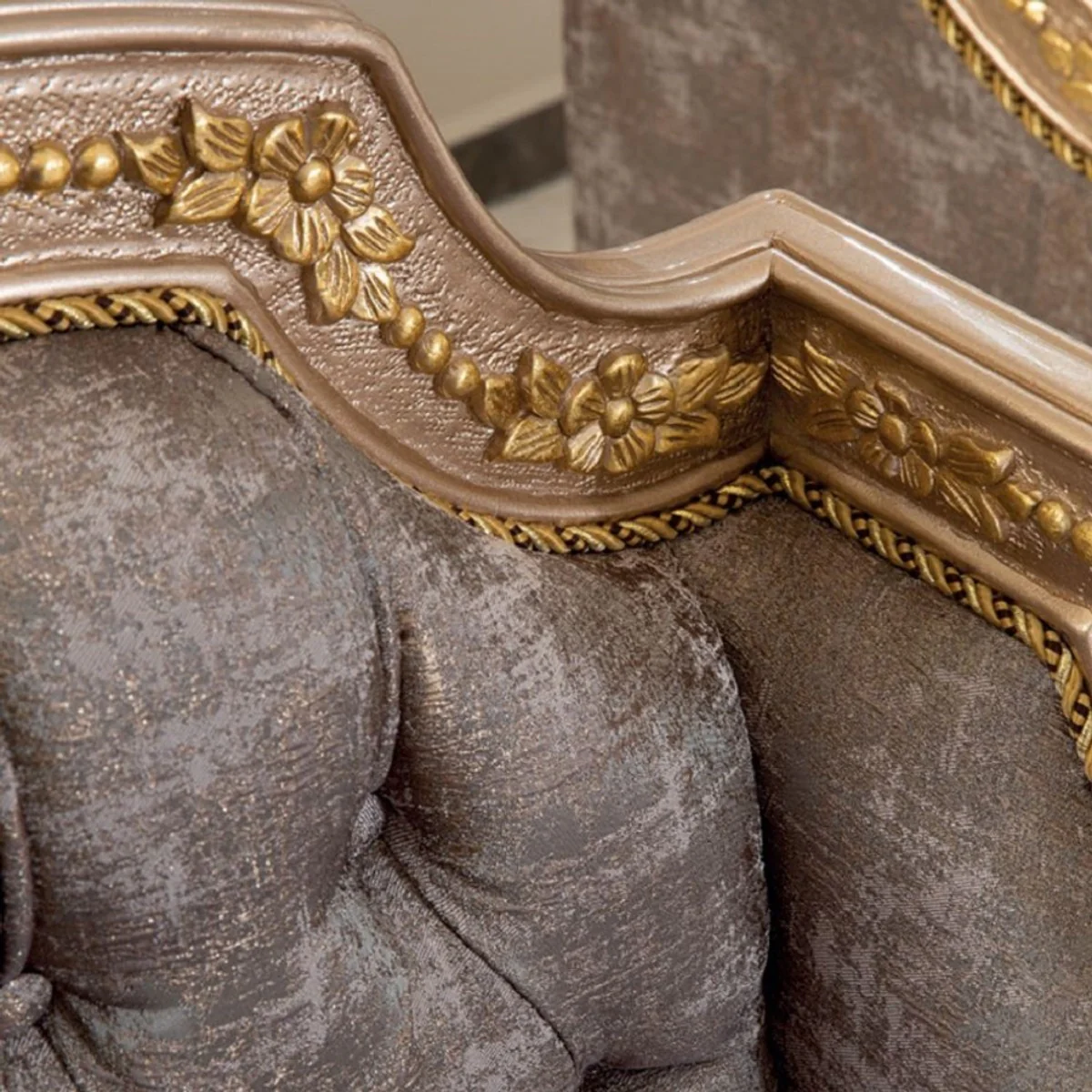 Luxus Barock Wohnzimmer Set Grau / Silber / Gold - 2 Sofas & 2 Sessel & 1 Couchtisch - Handgefertigte Wohnzimmer Möbel im Barockstil - Edel & Prunkvoll