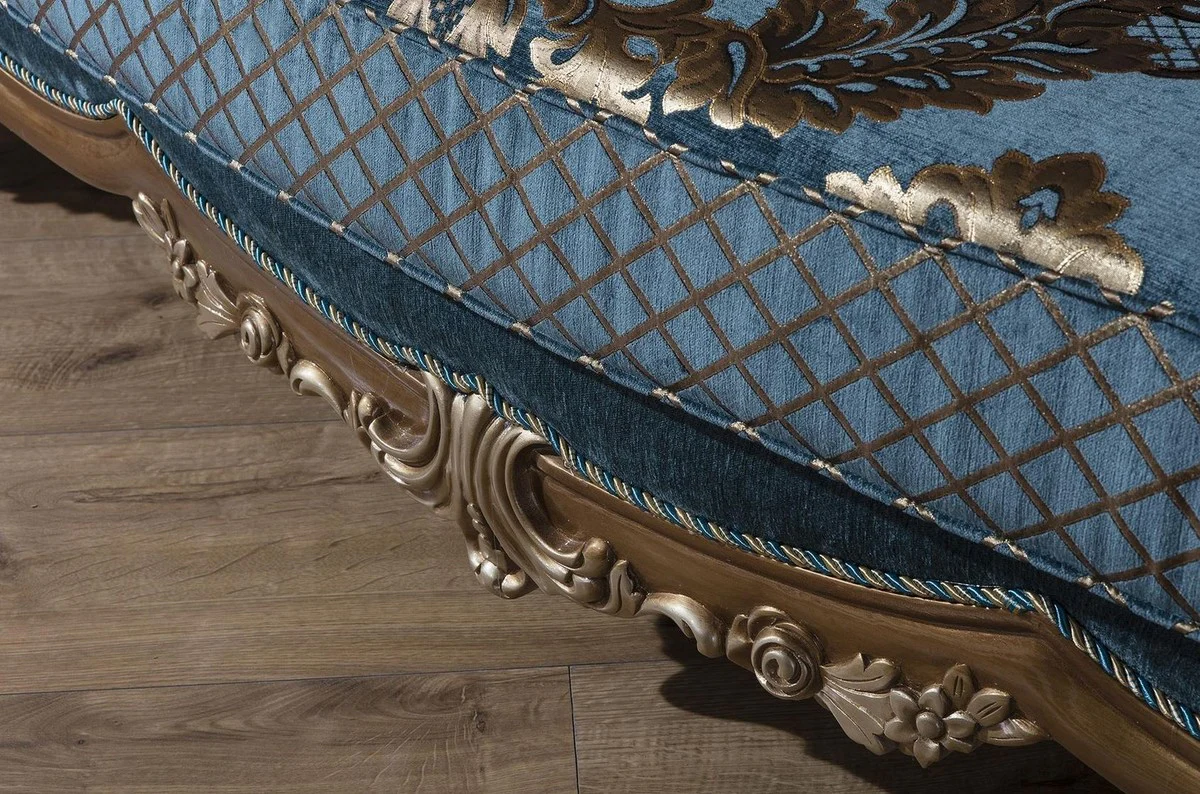 Luxus Barock Sofa Blau / Gold 260 x 90 x H. 125 cm - Prunkvolles Wohnzimmer Sofa mit elegantem Muster und dekorativen Kissen - Barock Möbel