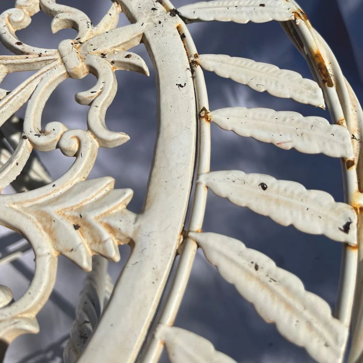 Jugendstil Gartentisch Creme 70 x 54 x H. 74 cm - Klappbarer Garten Esstisch