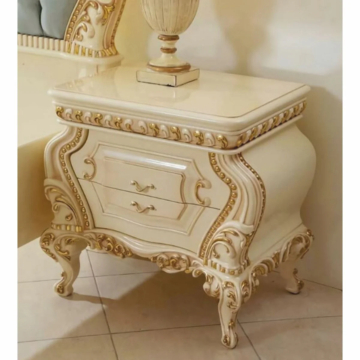 Luxus Barock Nachtkommode mit 2 Schubladen Creme / Gold - Schlafzimmer Möbel