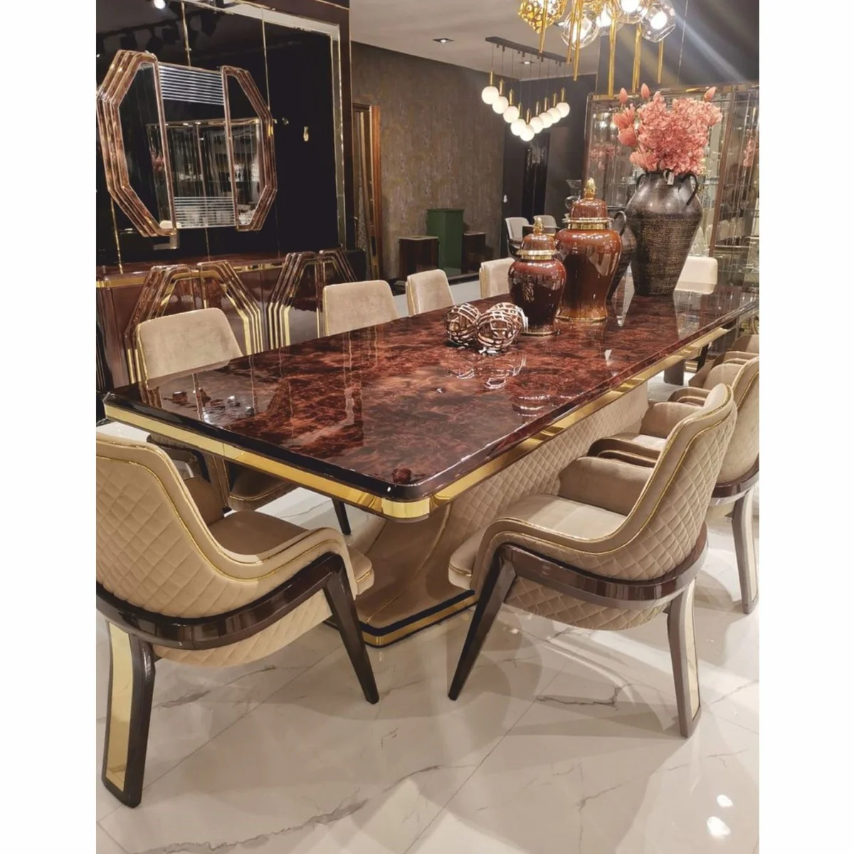 Luxus Art Deco Esszimmer Stuhl mit Armlehnen Beige / Dunkelbraun / Gold