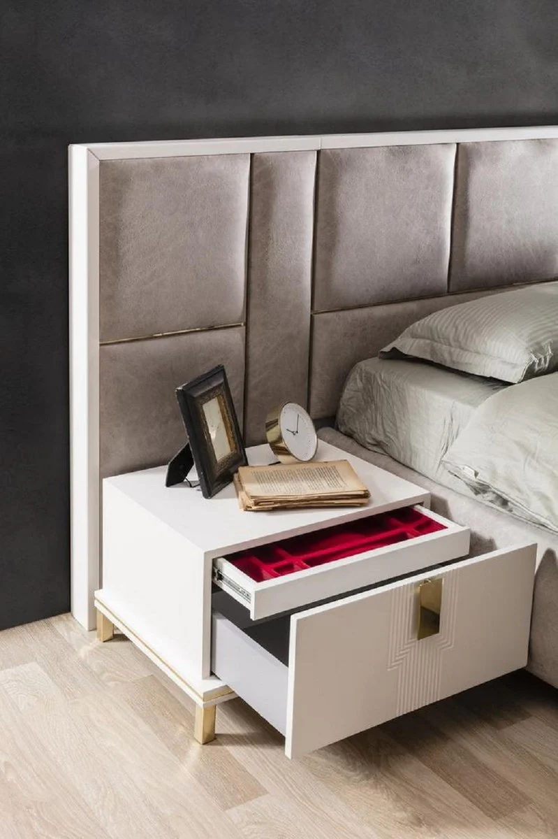 Luxus Massivholz Schlafzimmer Set Grau / Weiß / Gold - 1 Doppelbett mit Kopfteil & 2 Nachttische - Luxus Schlafzimmer Möbel