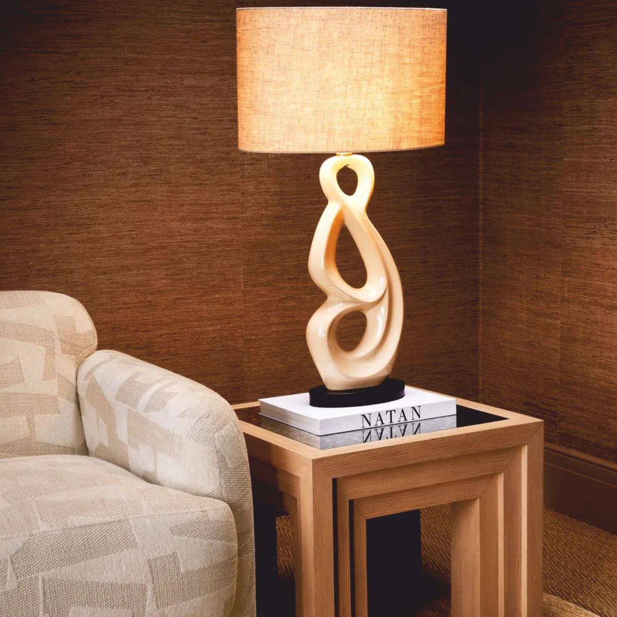 Luxus Keramik Tischleuchte mit ovalem Lampenschirm Weiß / Schwarz / Grau H. 89 cm