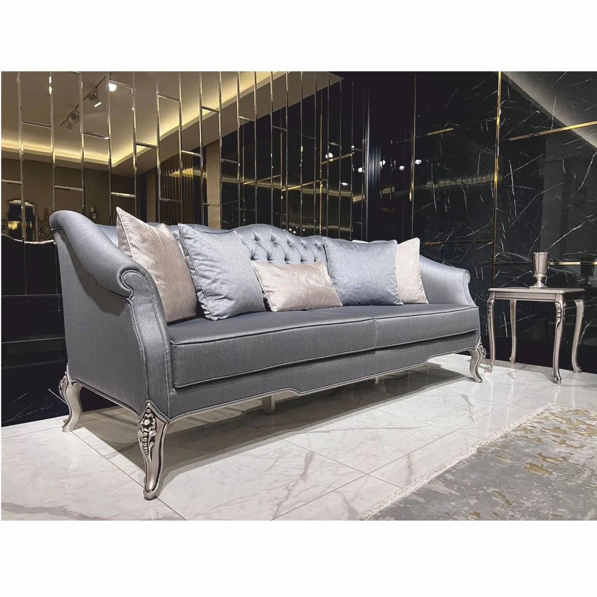 Luxus Barock Sofa Hellblau / Silber 225 cm - Barockstil Wohnzimmer Möbel