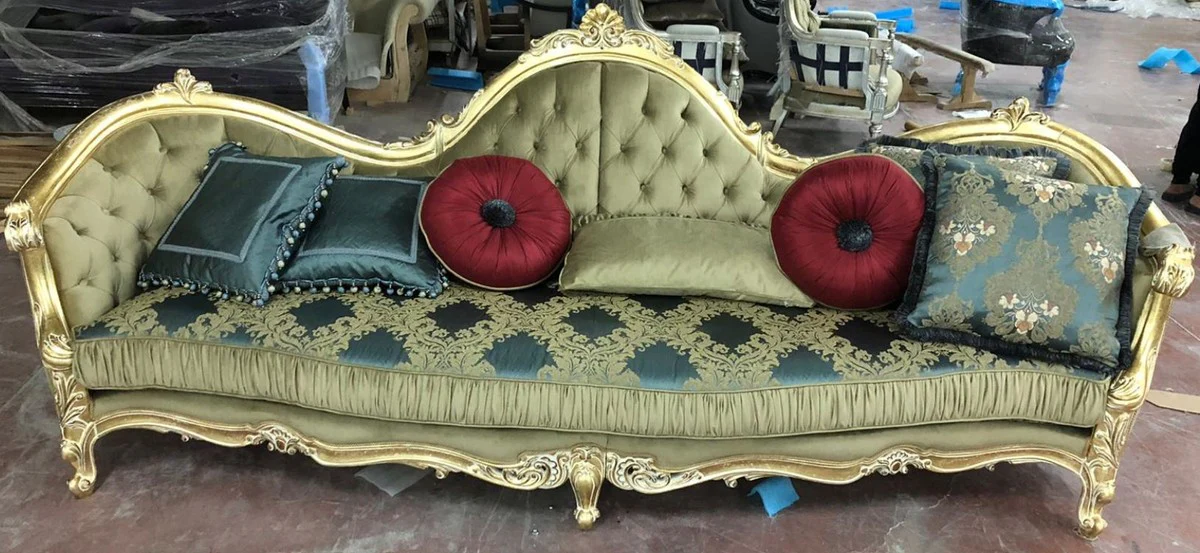 Luxus Barock Sofa Grün / Gold 300 x 90 x H. 119 cm - Prunkvolles Wohnzimmer Sofa mit elegantem Muster - Barock Möbel