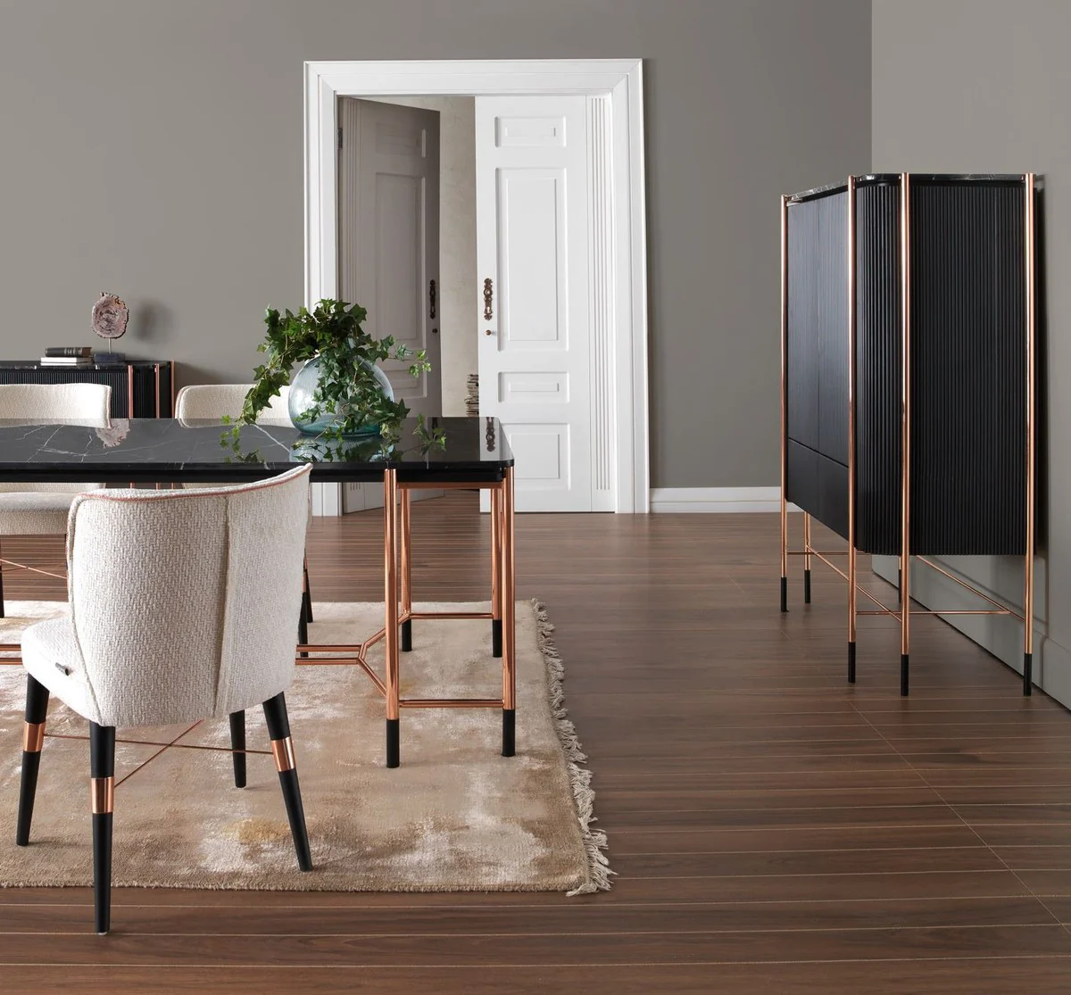 Luxus Esszimmer Stuhl 8er Set Weiß / Schwarz / Kupfer 50 x 54 x H. 83 cm - Esszimmer Möbel - Restaurant Möbel - Hotel Möbel - Luxus Möbel - Luxus Kollektion