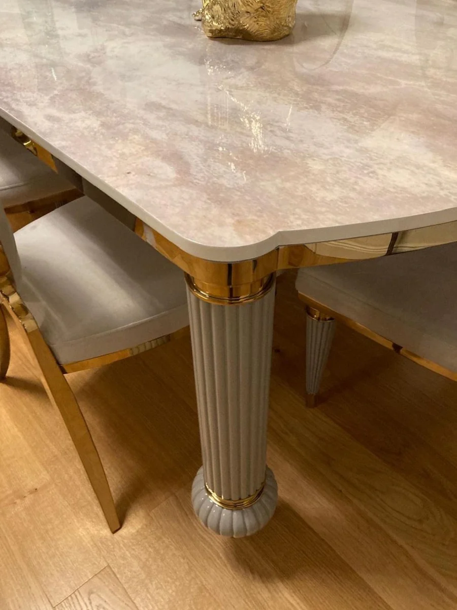 Luxus Art Deco Esszimmer Set Weiß / Grau / Gold - 1 Art Deco Esstisch mit Kunstmarmor Tischplatte & 8 Art Deco Esszimmerstühle - Prunkvolle Art Deco Esszimmer Möbel - Luxus Qualität