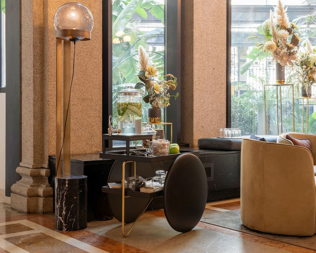 Luxus Beistelltisch mit Rädern Schwarz / Gold - Made in Italy