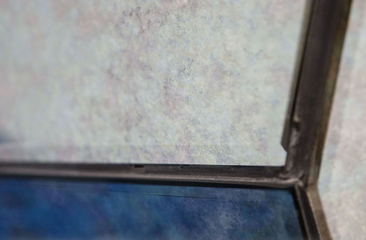 Designer Wohnzimmertisch / Beistelltisch mit antikem Spiegelglas 89 x 90 x H. 45 cm - Designer Kollektion