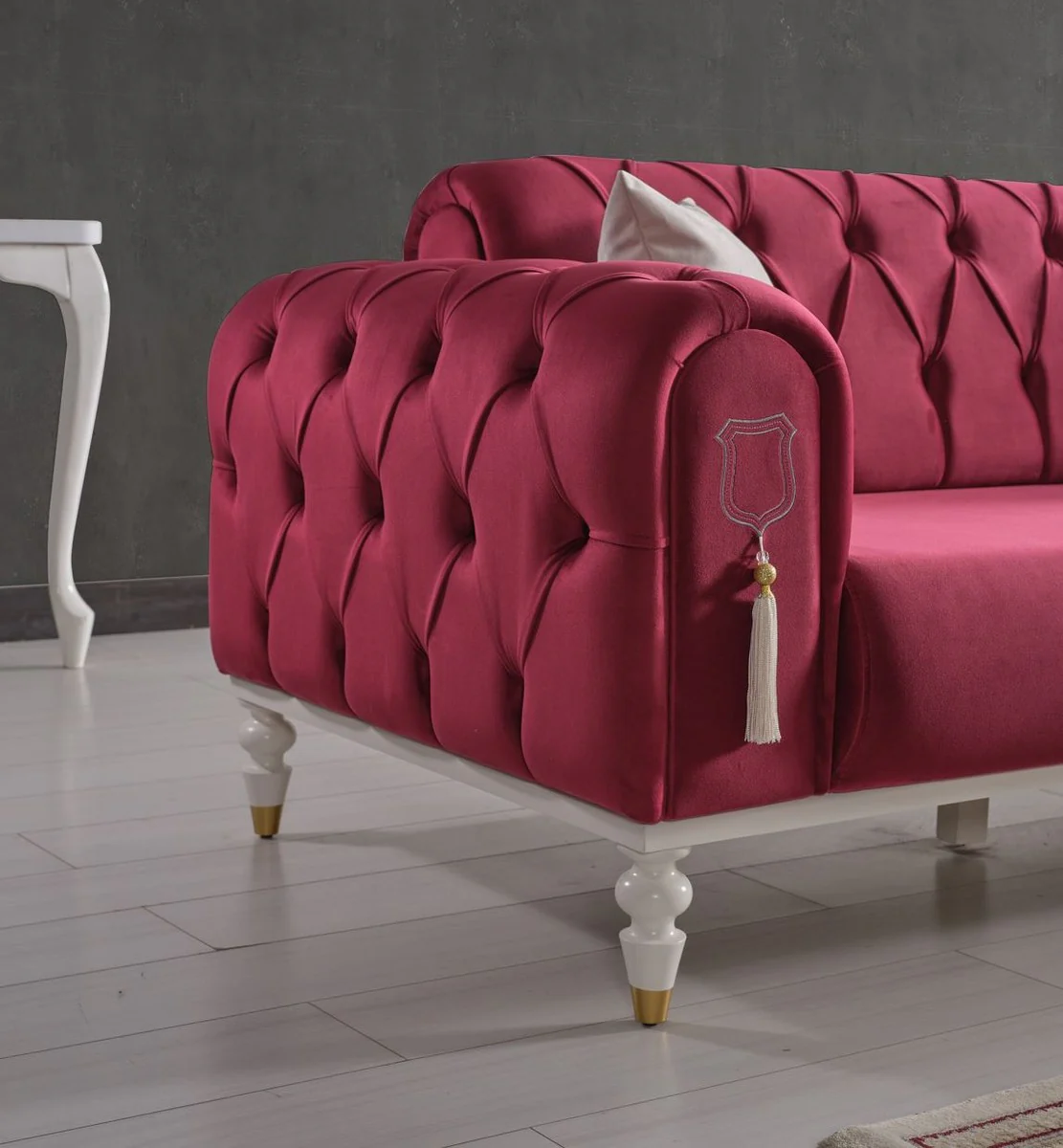 Luxus Chesterfield Schlafsofa Rot / Weiß / Gold 230 x 95 x H. 83 cm - Wohnzimmer Sofa mit 3 Kissen - Luxus Wohnzimmer Möbel