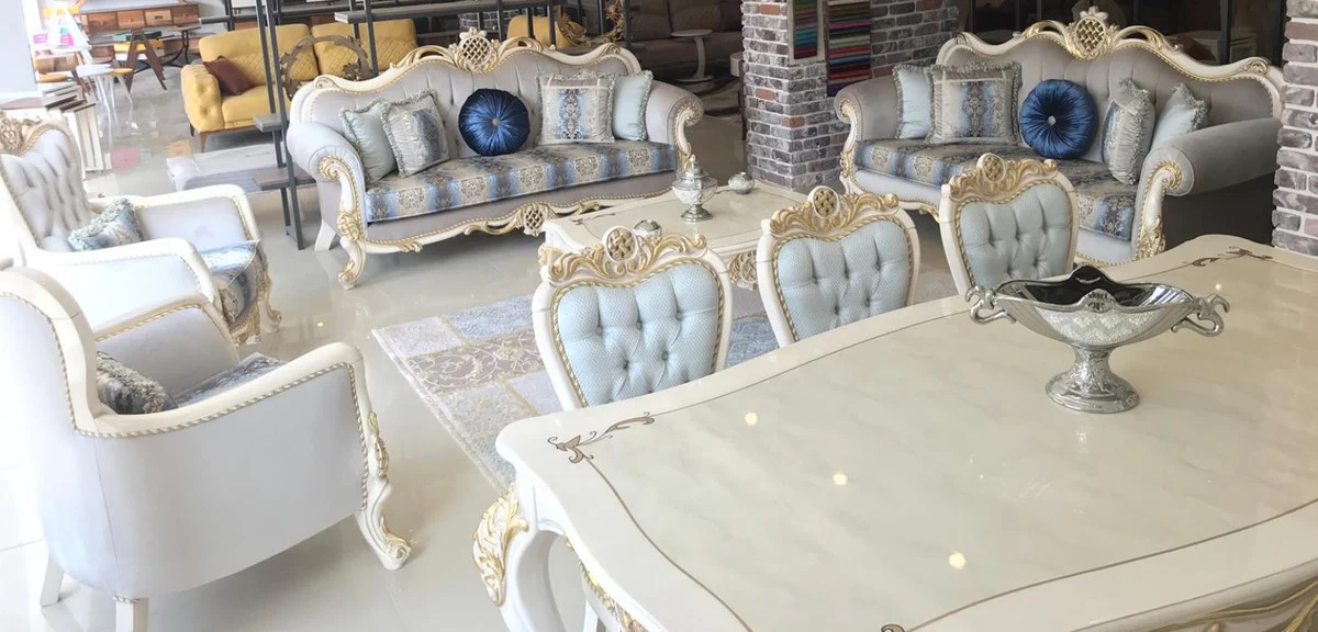 Luxus Barock Wohnzimmer Set Grau / Blau / Weiß / Gold - 2 Sofas & 2 Sessel & 1 Couchtisch - Wohnzimmer Möbel im Barockstil - Edel & Prunkvoll