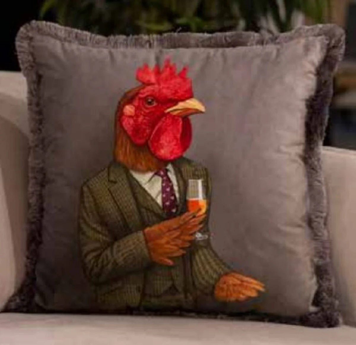 Luxus Deko Kissen Gentleman Gockel Hahn Grau / Mehrfarbig 45 x 45 cm - Bedrucktes Samt Kissen mit Fransen - Luxus Qualität