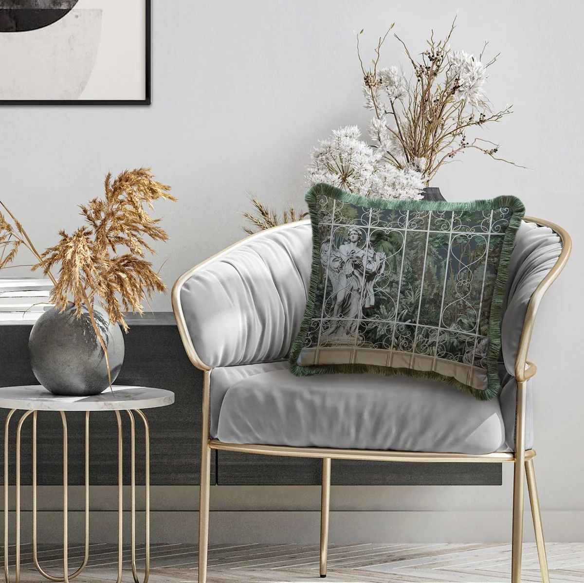 Luxus Barock Deko Kissen Skulptur Grau / Braun / Grün 45 x 45 cm - Bedrucktes Samt Kissen mit Fransen - Luxus Barock Deko Accessoires