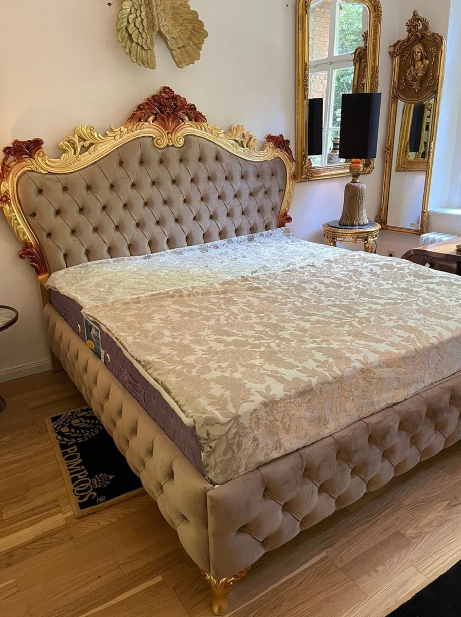 Luxus Barock Doppelbett mit Matratze Grau / Gold / Braun - Prunkvolles Massivholz Bett - Luxus Schlafzimmer Möbel im Barockstil - Barock Möbel - Edel & Prunkvoll