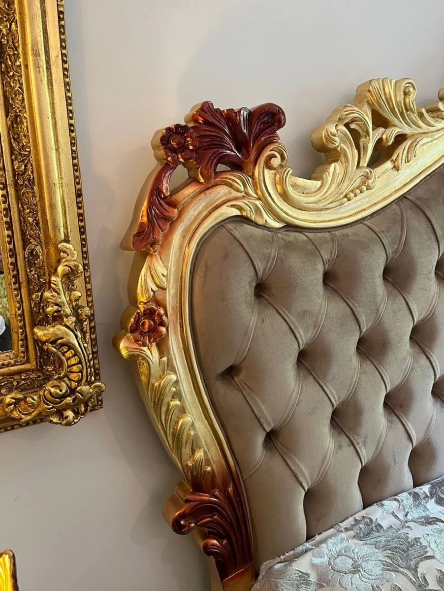 Luxus Barock Doppelbett mit Matratze Grau / Gold / Braun - Prunkvolles Massivholz Bett - Luxus Schlafzimmer Möbel im Barockstil - Barock Möbel - Edel & Prunkvoll