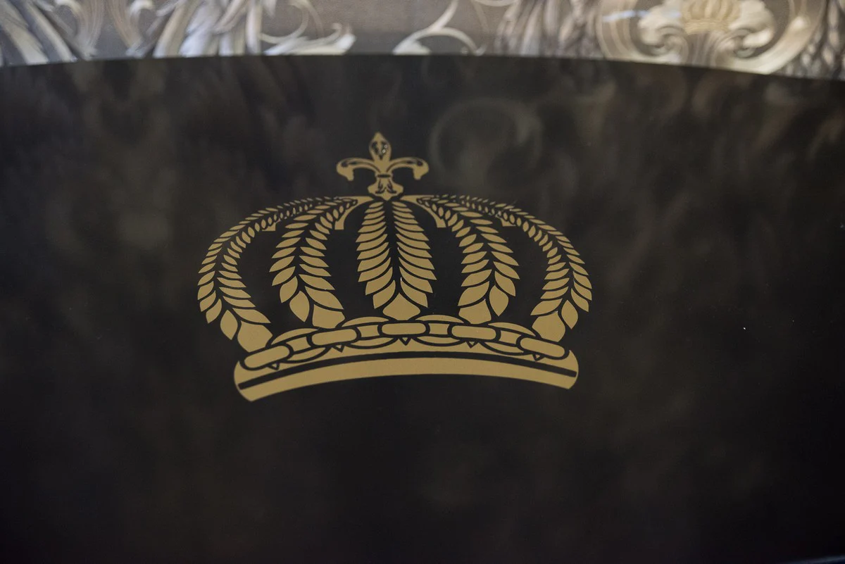 Pompöös by Barock Couchtisch Schwarz / Gold - Pompööse Barock Wohnzimmertisch designed by Harald Glööckler