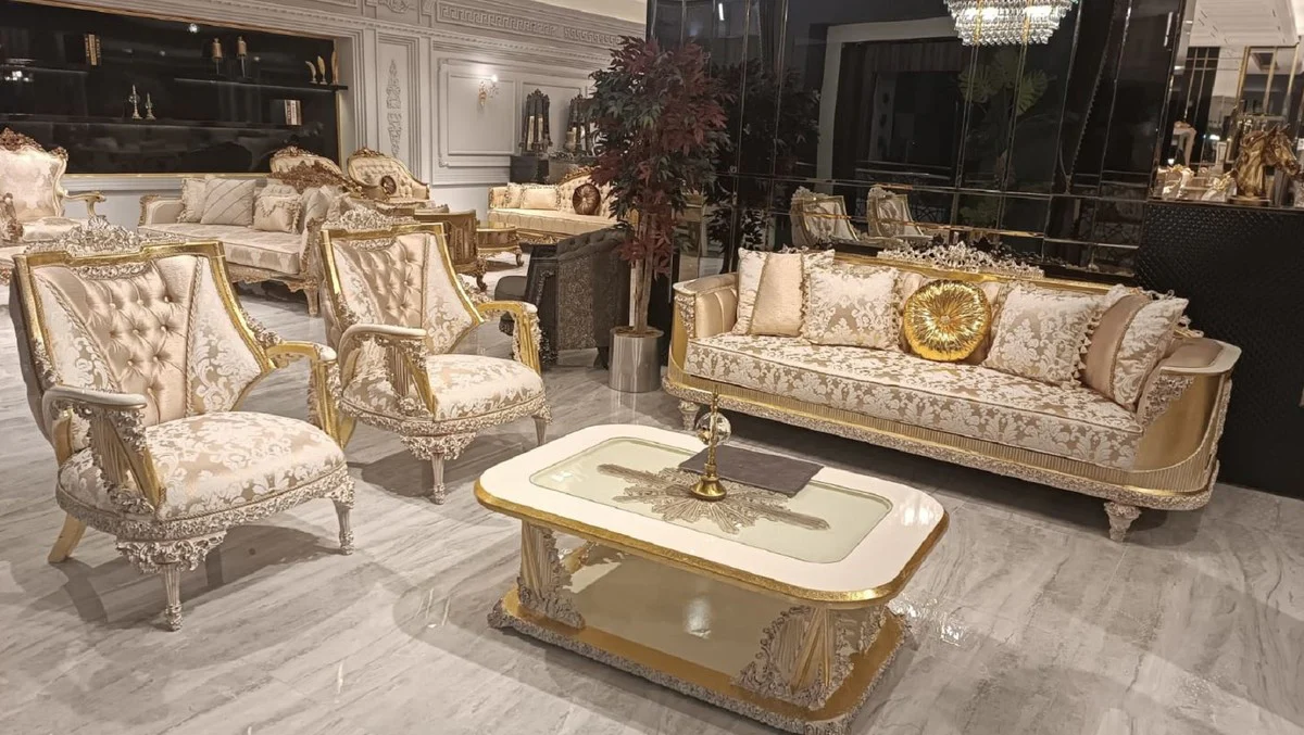 Luxus Barock Wohnzimmer Sofa mit Muster Gold / Weiß - Handgefertigtes Barockstil Sofa - Luxus Wohnzimmer Möbel im Barockstil - Barock Möbel - Edel & Prunkvoll