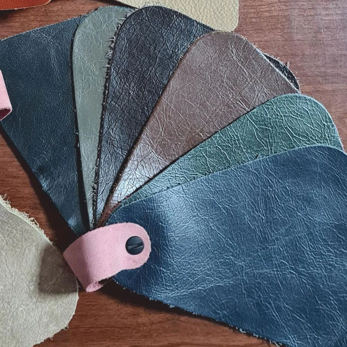 Luxus Chesterfield Echtleder Ohrensessel Vintage Blau / Dunkelbraun