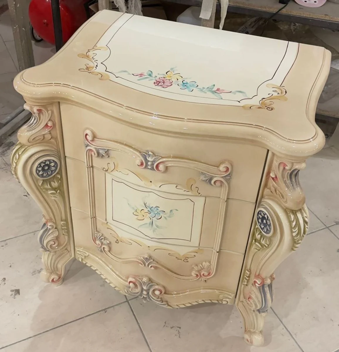 Luxus Barock Nachtkommode Beige / Creme / Mehrfarbig 75 cm