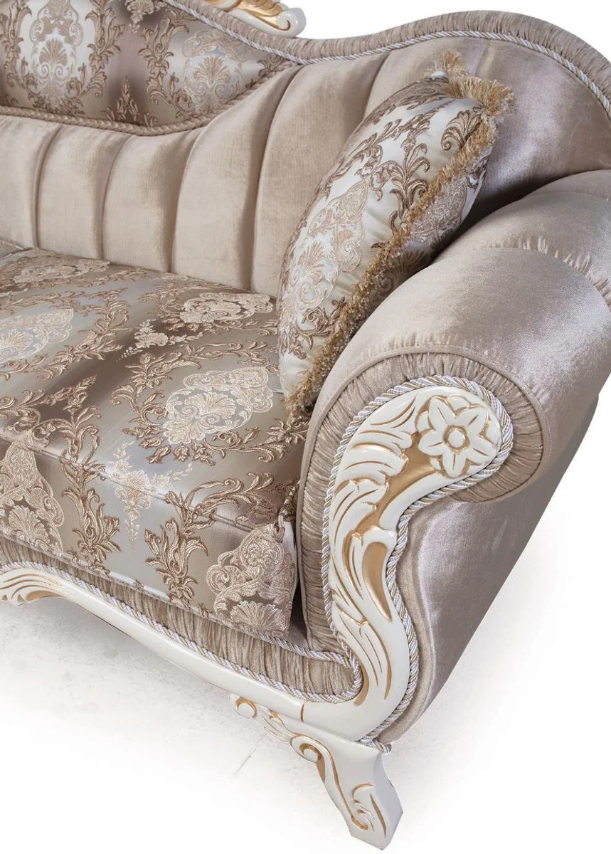 Luxus Barock Sofa mit Kissen Beige / Weiß / Gold 237 x 90 x H. 99 cm - Barock Wohnzimmer Möbel