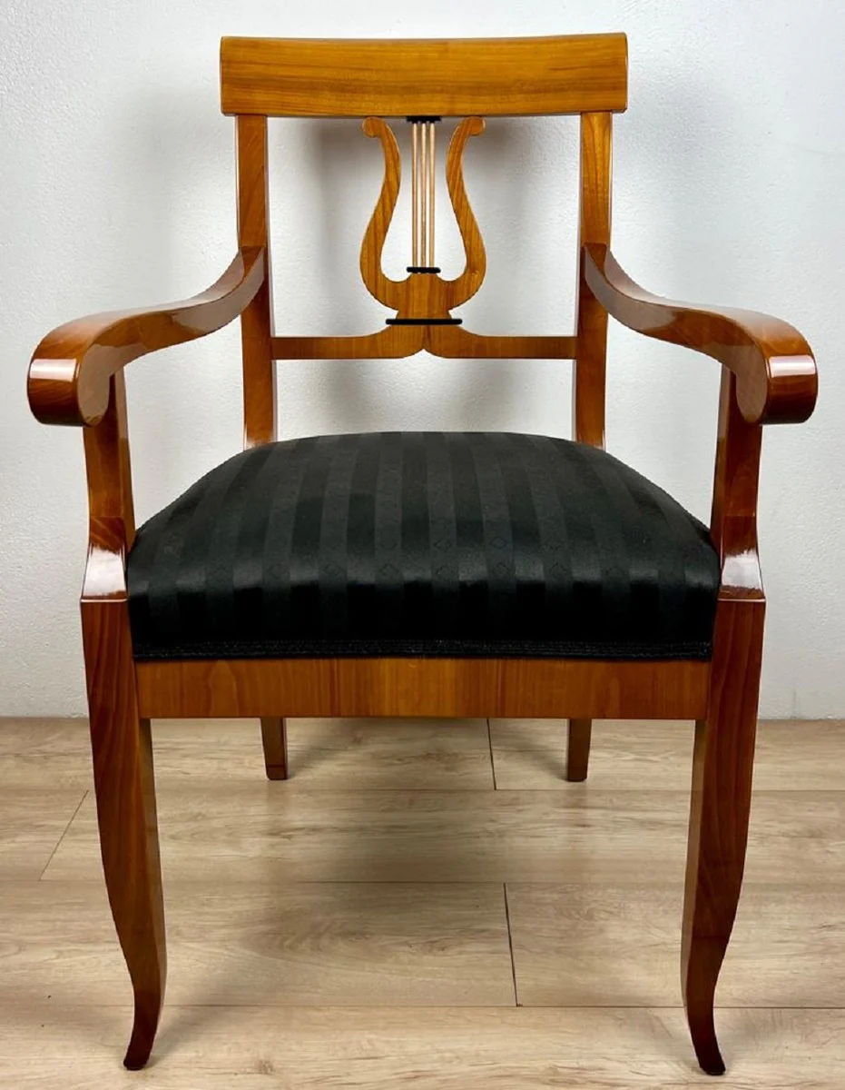 Luxus Biedermeier Esszimmer Stuhl mit Armlehnen und Streifen Braun / Schwarz 58 x H. 90 cm - Massivholz Küchen Stuhl - Massivholz Esszimmer Möbel - Biedermeier Esszimmer Möbel