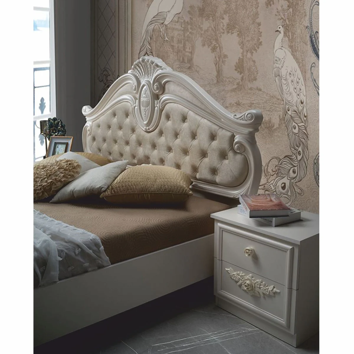 Luxus Barock Doppelbett Creme - Prunkvolle Barock Schlafzimmer Möbel