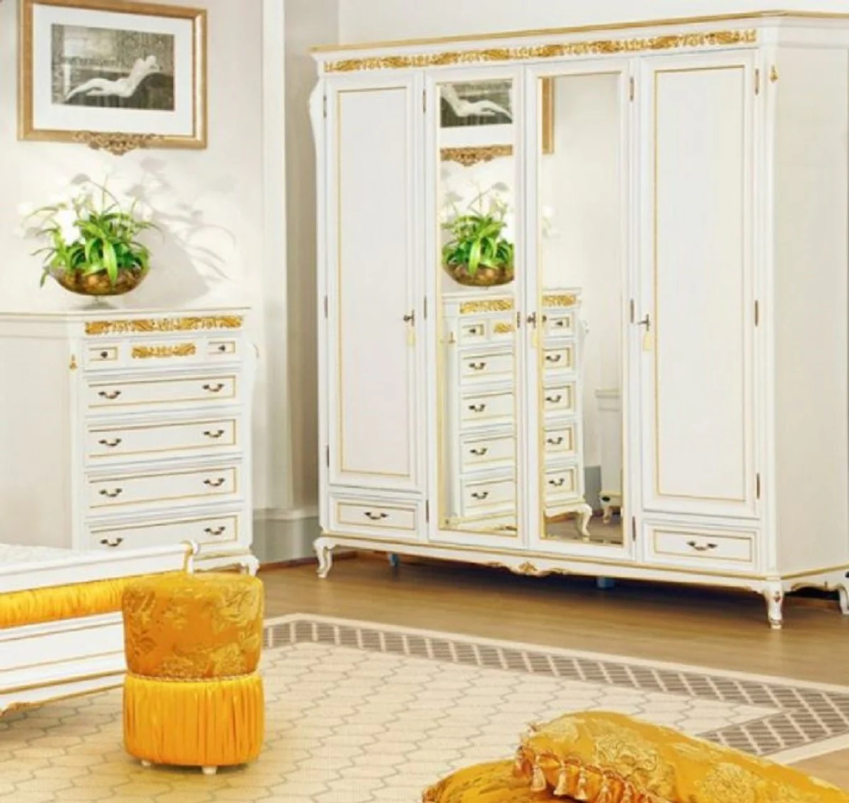 Luxus Barock Schlafzimmerschrank Weiß / Gold - Prunkvoller Massivholz Schrank mit 4 Türen und 2 Schubladen - Barock Kleiderschrank - Barock Schlafzimmer Möbel
