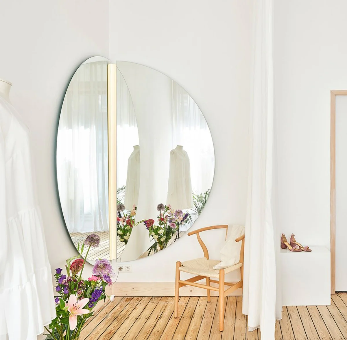 Luxus Eckspiegel 150 x 3,5 x H. 150 cm - Eck Wandspiegel mit LED Streifen - Hotel Spiegel - Boutique Spiegel - Luxus Qualität