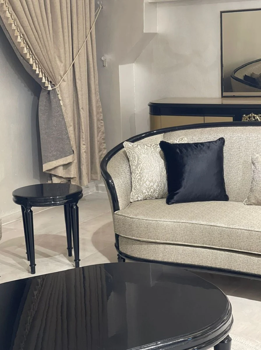 Luxus Barock Beistelltisch Schwarz - Runder Massivholz Tisch im Barockstil - Luxus Wohnzimmer Möbel im Barockstil - Barock Möbel - Edel & Prunkvoll