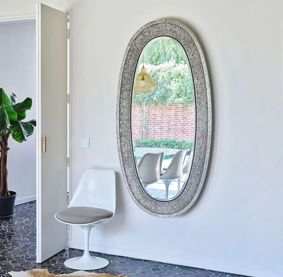 Luxus Spiegel Silber 89 x 5 x H. 170 cm - Eleganter Ovaler Wandspiegel - Garderoben Spiegel - Wohnzimmer Spiegel - Luxus Deko Accessoires