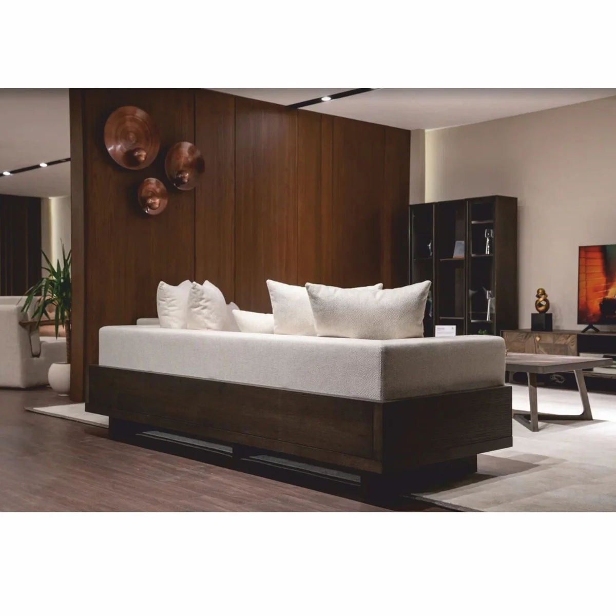 Luxus Sofa Creme / Dunkelbraun 240 cm - Wohnzimmer & Hotel Möbel