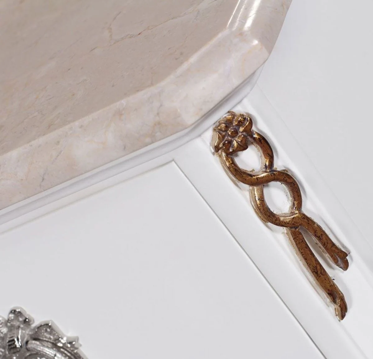 Luxus Barock Nachtkommode Weiß / Cremefarben / Antik Gold / Silber - Handgefertigter Massivholz Nachttisch mit Marmorplatte - Barock Schlafzimmer Möbel