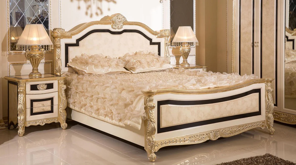 Luxus Barock Schlafzimmer Set Weiß / Beige / Schwarz / Gold - 1 Barock Doppelbett mit Kopfteil & 2 Barock Nachtkommoden - Luxus Schlafzimmer Möbel im Barockstil - Barock Interior