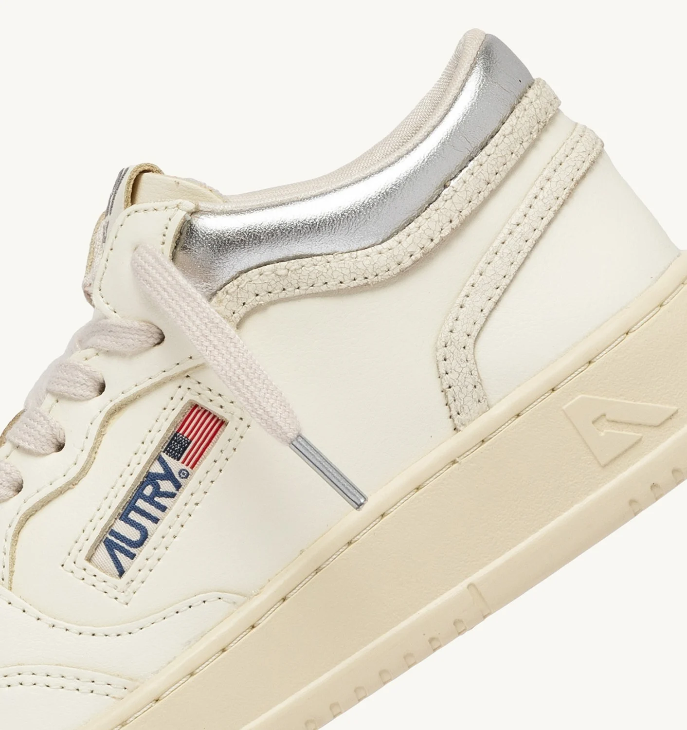 AUTRY MED-WAY SNEAKERS IN LEATHER COLOR MARSHMALLOW AND PLATINUM